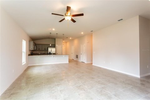 House in Lehigh Acres, Florida 4 bedrooms, 167.5 sq.m. № 1359227 - photo 6