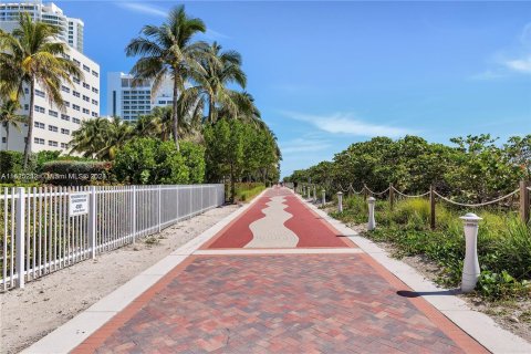 Condo in Miami Beach, Florida, 1 bedroom  № 1280858 - photo 3