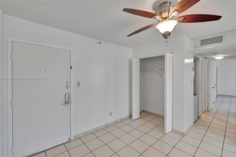 Condominio en venta en Miami Beach, Florida, 1 dormitorio, 59.55 m2 № 1280858 - foto 20