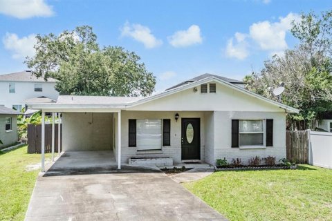 House in Tampa, Florida 3 bedrooms, 110 sq.m. № 1337276 - photo 1