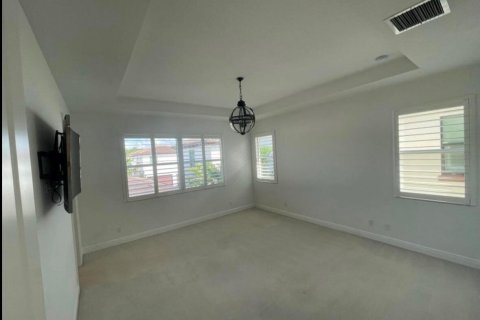 House in Palm Beach Gardens, Florida 4 bedrooms, 283.54 sq.m. № 882459 - photo 2