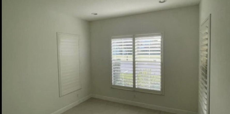 House in Palm Beach Gardens, Florida 4 bedrooms, 283.54 sq.m. № 882459