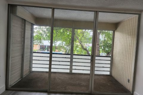 Condo in Oakland Park, Florida, 1 bedroom  № 1186653 - photo 8