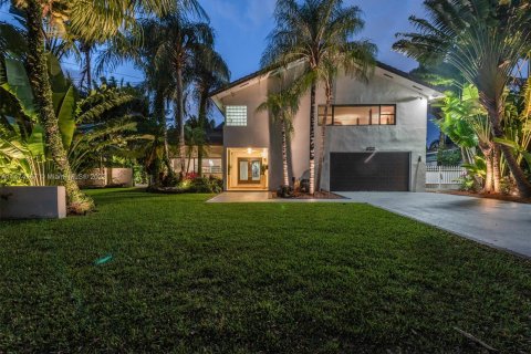 Villa ou maison à vendre à Miami Shores, Floride: 5 chambres, 412.02 m2 № 784701 - photo 2