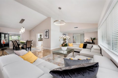 Villa ou maison à vendre à Miami Shores, Floride: 5 chambres, 412.02 m2 № 784701 - photo 18