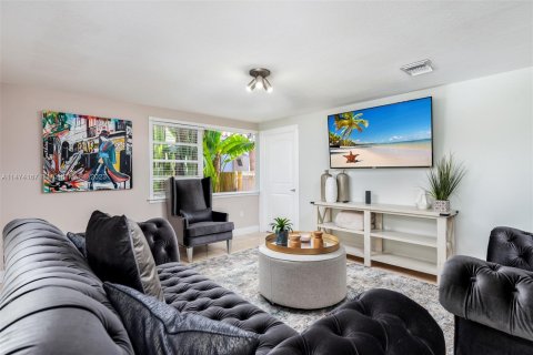 Casa en venta en Miami Shores, Florida, 5 dormitorios, 412.02 m2 № 784701 - foto 5