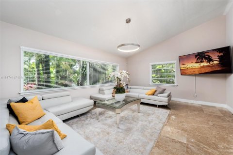 Villa ou maison à vendre à Miami Shores, Floride: 5 chambres, 412.02 m2 № 784701 - photo 16
