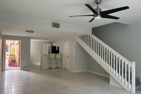 Townhouse in Weston, Florida 3 bedrooms, 134.06 sq.m. № 1005365 - photo 26