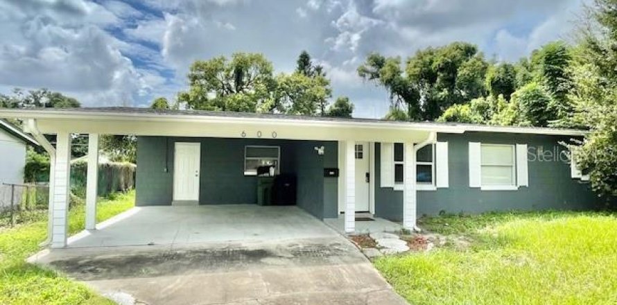 House in Maitland, Florida 3 bedrooms, 120.77 sq.m. № 1359068