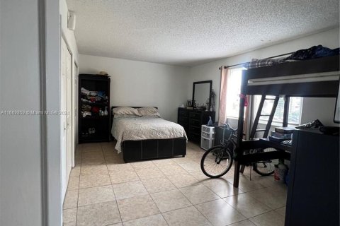 Copropriété à vendre à Hialeah, Floride: 2 chambres, 91.04 m2 № 1372795 - photo 8