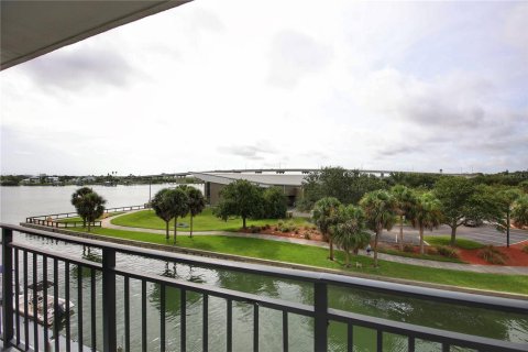 Condo in New Smyrna Beach, Florida, 2 bedrooms  № 1352733 - photo 29