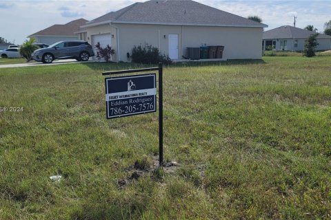 Terreno en venta en Cape Coral, Florida № 1418765 - foto 2