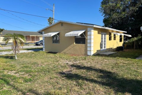 House in Riviera Beach, Florida 3 bedrooms, 80.27 sq.m. № 1172124 - photo 14