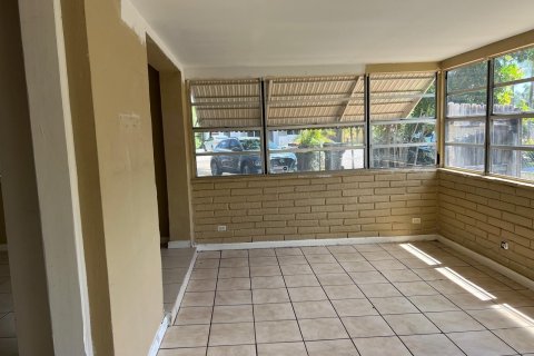 House in Hollywood, Florida 2 bedrooms, 71.35 sq.m. № 1225677 - photo 3