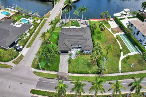 House in Hallandale Beach, Florida 5 bedrooms, 264.59 sq.m. № 959590 - photo 3