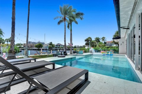 Villa ou maison à vendre à Hallandale Beach, Floride: 5 chambres, 264.59 m2 № 959590 - photo 13