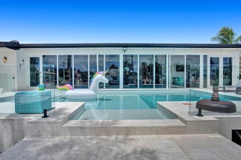 Villa ou maison à vendre à Hallandale Beach, Floride: 5 chambres, 264.59 m2 № 959590 - photo 15