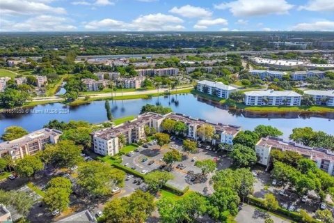 Copropriété à louer à Davie, Floride: 1 chambre, 87.33 m2 № 1345843 - photo 2