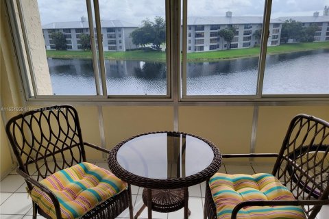 Condo in Davie, Florida, 1 bedroom  № 1345843 - photo 10