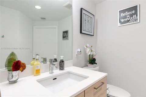 Condo in North Miami Beach, Florida, 3 bedrooms  № 1271830 - photo 16