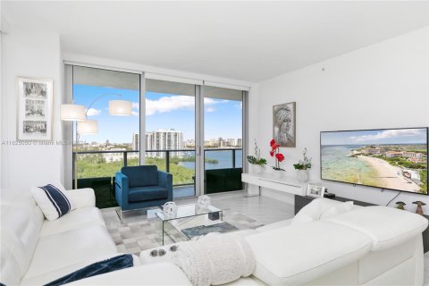 Condo in North Miami Beach, Florida, 3 bedrooms  № 1271830 - photo 7