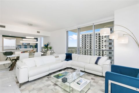 Condo in North Miami Beach, Florida, 3 bedrooms  № 1271830 - photo 8