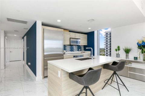 Condo in North Miami Beach, Florida, 3 bedrooms  № 1271830 - photo 9