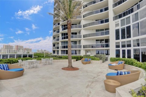 Condo in Sunny Isles Beach, Florida, 3 bedrooms  № 1271915 - photo 23