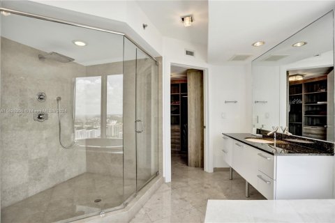 Condo in Sunny Isles Beach, Florida, 3 bedrooms  № 1271915 - photo 14