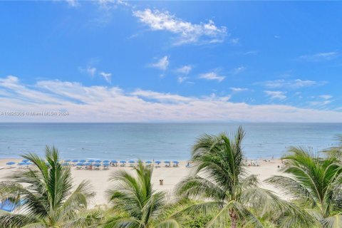 Condo in Sunny Isles Beach, Florida, 3 bedrooms  № 1271915 - photo 21