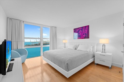 Condo in Miami Beach, Florida, 1 bedroom  № 1399870 - photo 11