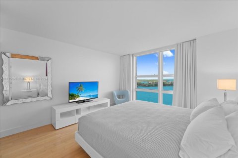 Condo in Miami Beach, Florida, 1 bedroom  № 1399870 - photo 12