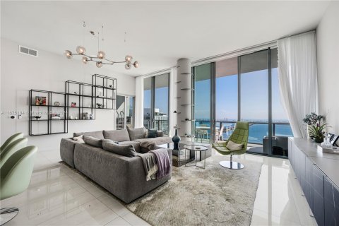 Condo in Miami, Florida, 3 bedrooms  № 1399871 - photo 1