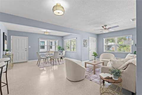 Villa ou maison à vendre à Tampa, Floride: 2 chambres, 107.21 m2 № 1391440 - photo 7