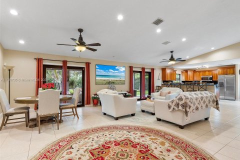 Villa ou maison à vendre à Homestead, Floride: 4 chambres, 216.56 m2 № 866261 - photo 6