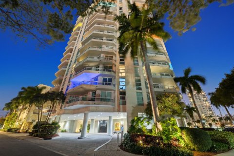 Condo in Fort Lauderdale, Florida, 3 bedrooms  № 1005481 - photo 25