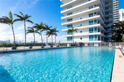 Condo in Miami Beach, Florida, 3 bedrooms  № 1331958 - photo 8