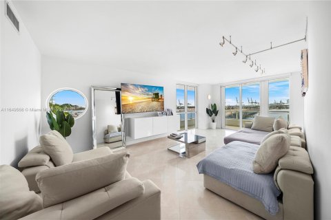 Condo in Miami Beach, Florida, 3 bedrooms  № 1331958 - photo 19