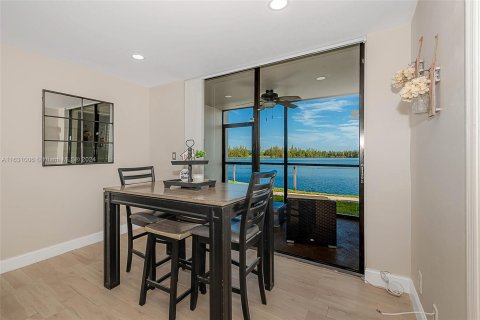 Condominio en venta en Oakland Park, Florida, 2 dormitorios, 85.47 m2 № 1316284 - foto 4