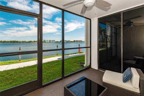 Condominio en venta en Oakland Park, Florida, 2 dormitorios, 85.47 m2 № 1316284 - foto 2