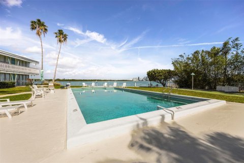 Copropriété à vendre à Bay Harbor Islands, Floride: 2 chambres, 69.68 m2 № 1094897 - photo 15