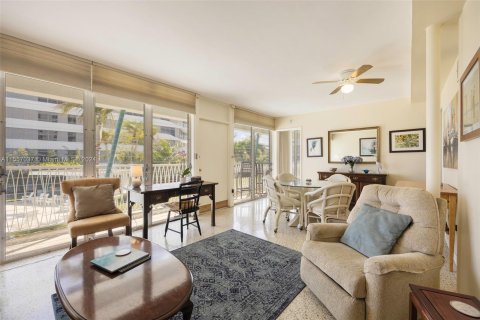 Condo in Bay Harbor Islands, Florida, 2 bedrooms  № 1094897 - photo 4