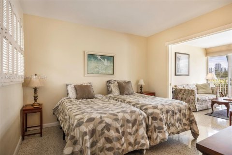 Condo in Bay Harbor Islands, Florida, 2 bedrooms  № 1094897 - photo 9