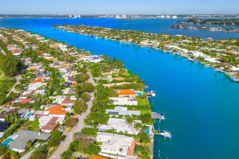 Купить земельный участок в Майами-Бич, Флорида № 1094896 - фото 13