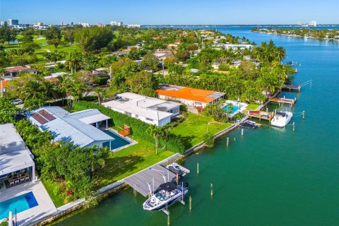 Купить земельный участок в Майами-Бич, Флорида № 1094896 - фото 5