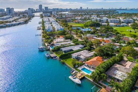 Купить земельный участок в Майами-Бич, Флорида № 1094896 - фото 11