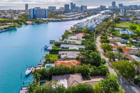 Купить земельный участок в Майами-Бич, Флорида № 1094896 - фото 10