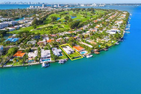 Купить земельный участок в Майами-Бич, Флорида № 1094896 - фото 1