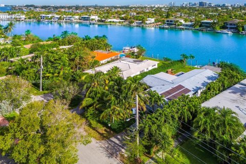 Купить земельный участок в Майами-Бич, Флорида № 1094896 - фото 8