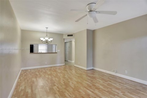 Condominio en venta en Coral Springs, Florida, 2 dormitorios, 78.97 m2 № 908849 - foto 15
